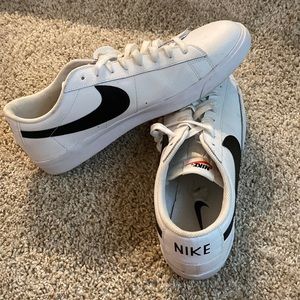 Men’s Nike sneakers